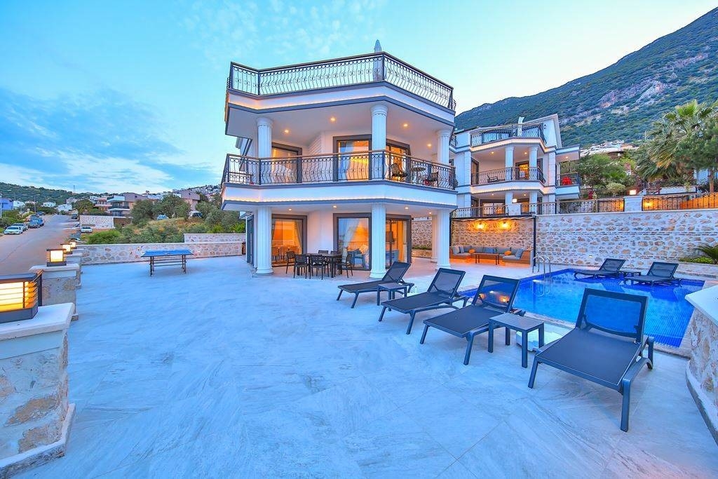 Kaş Kalkan'da Ferah Mimarili, Özel Havuzlu, Jakuzili Villa