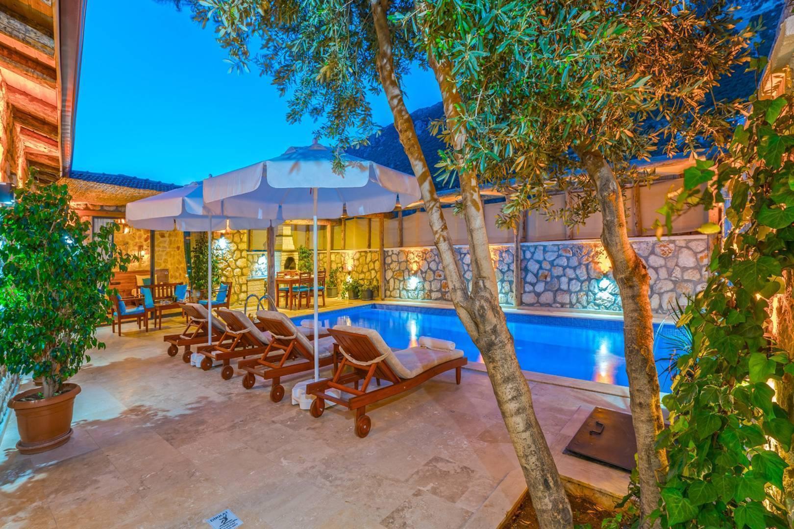 Kaş Bezirgan'da Taş Mimarili, Özel Havuzlu, Konforlu Villa-28062