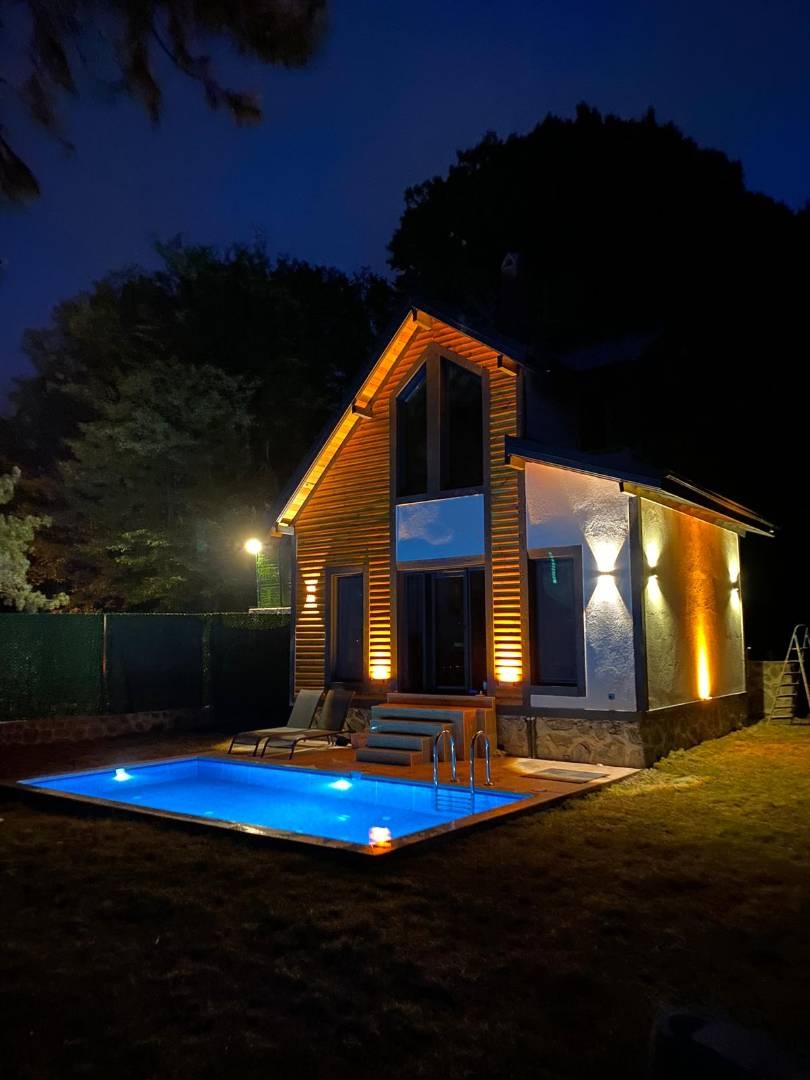 Sakarya Sapanca'da Harika Mimarili, Özel Havuzlu, Kiralık Bungalov