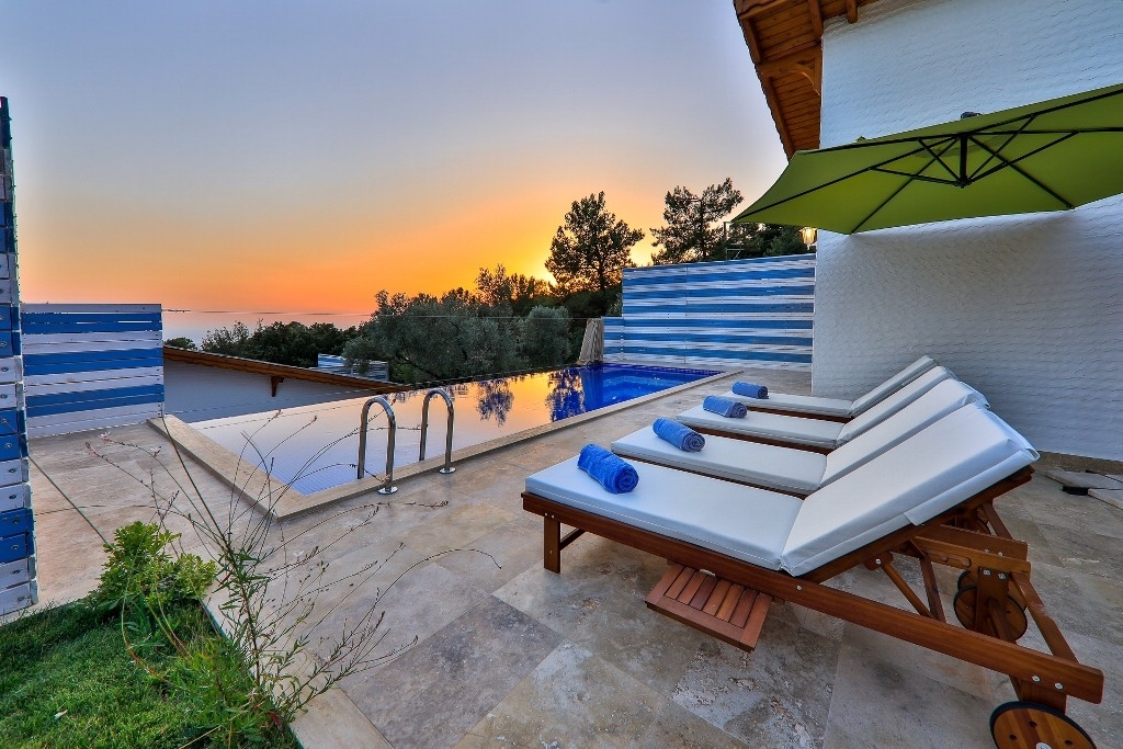 Kaş İslamlar'da Doğa Manzaralı, Özel Havuzlu, Konforlu Villa
