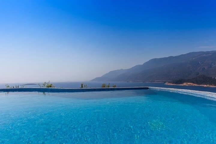 Kaş Andifli'de Muhteşem Deniz Manzaralı, Özel Havuzlu, Keyifli Villa-19687