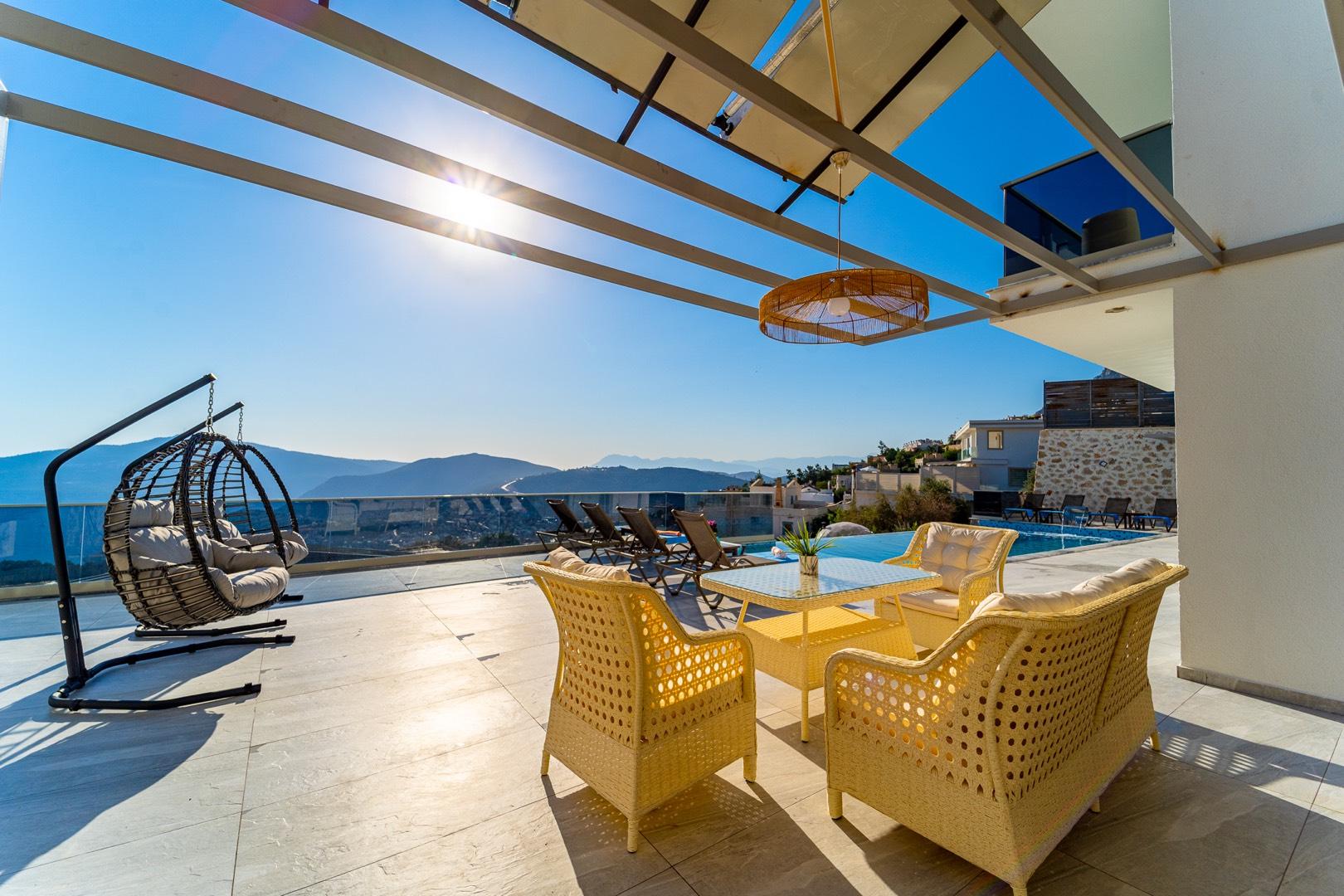 Kaş Bezirgan'da Panoramik Deniz Manzaralı, Merkezi, Kiralık Villa-28684