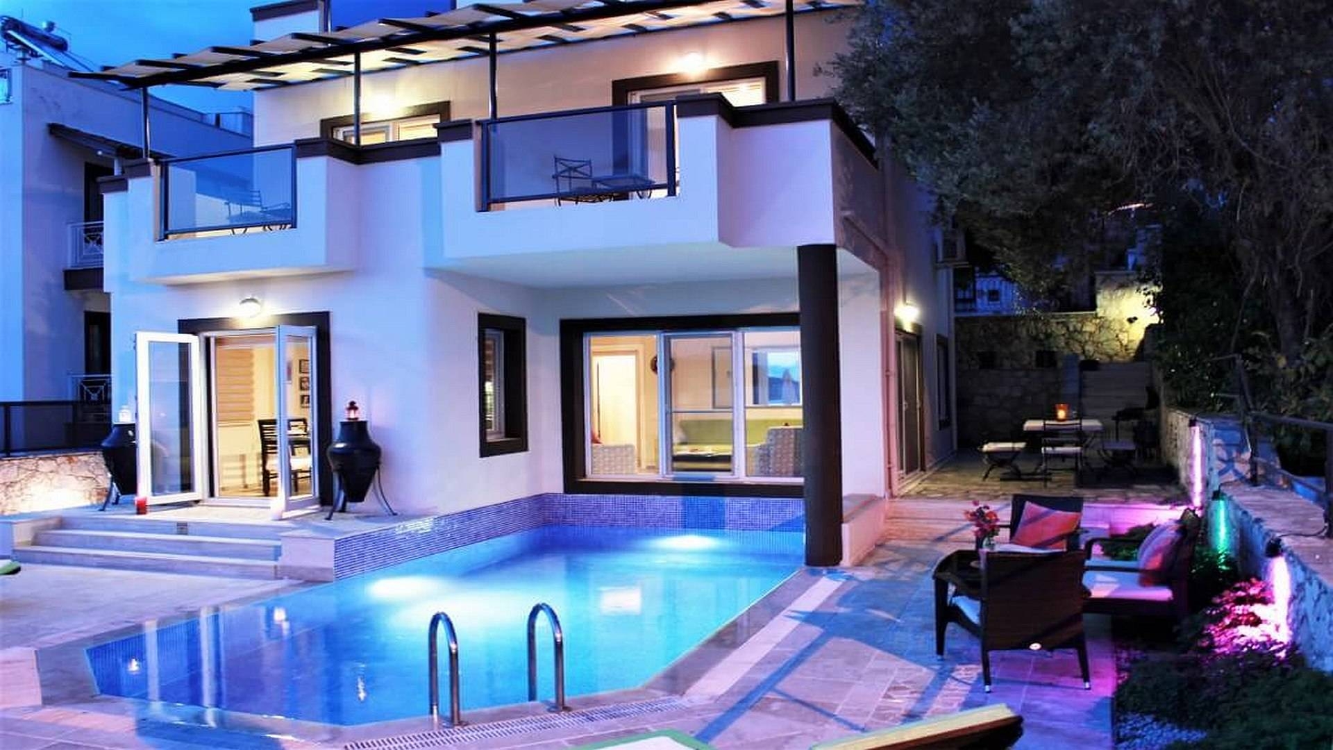 Antalya Kalkan'da Modern Tasarımlı, Özel Havuzlu, Kiralık Villa