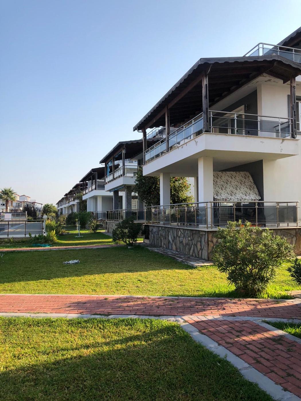Kuşadası Güzelçamlı'da Site İçerisinde, Ortak Havuzlu, Şık Villa-19855
