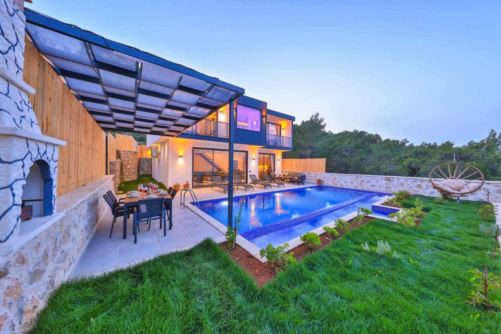 Kalkan Yeşilköy'de Doğa Manzaralı, Özel Havuzlu, Konforlu Villa-31556