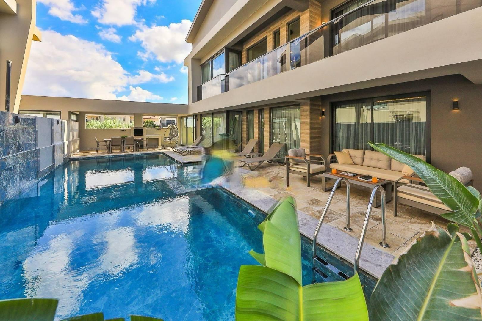 Fethiye Akarca'da Merkeze Yakın, Özel Havuzlu, 8 Kişilik Villa-42104