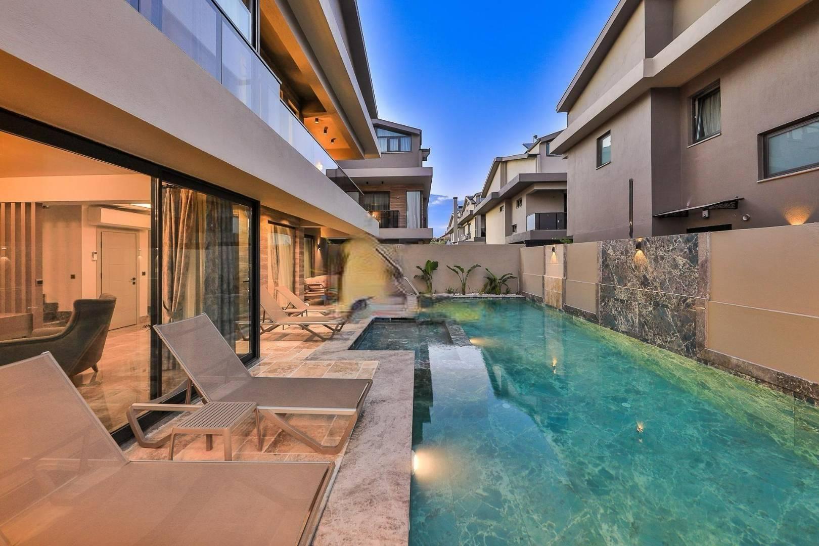 Fethiye Akarca'da Merkeze Yakın, Özel Havuzlu, 8 Kişilik Villa-42104