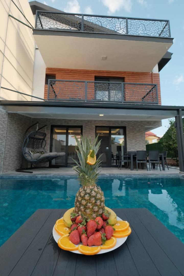 Muğla Fethiye'de Merkezi Konumda, Özel Havuzlu, Konforlu Villa-43244