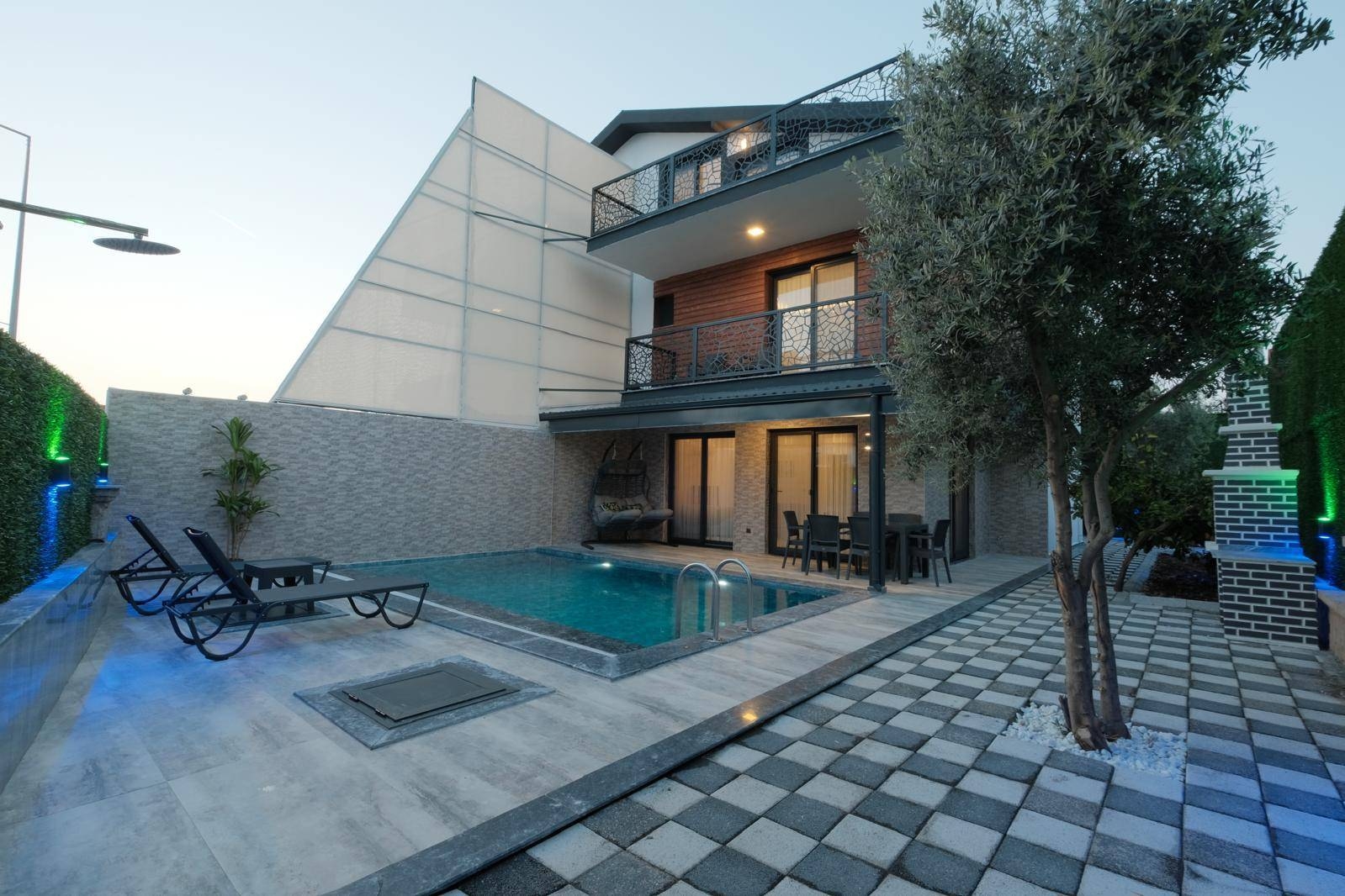 Muğla Fethiye'de Merkezi Konumda, Özel Havuzlu, Konforlu Villa