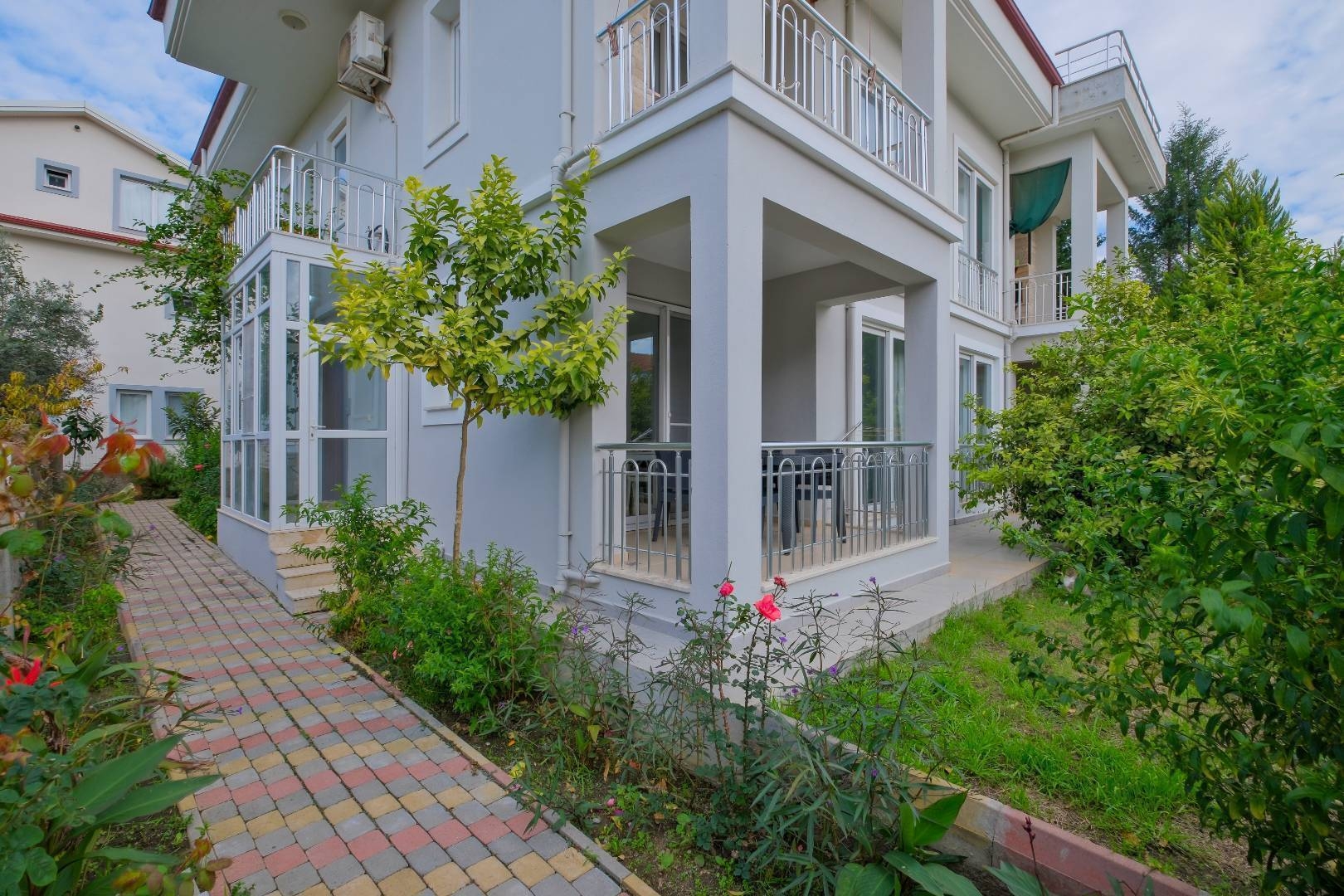 Fethiye Akarca'da Çalış Plajı'na Yakın, Merkezi Konumda, Konforlu Ev