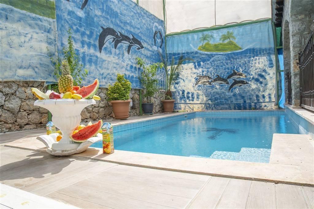 Fethiye Akarca'da Merkezi Konumda, Özel Havuzlu, 8 Kişilik Villa-14749