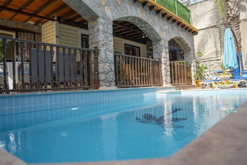 Fethiye Akarca'da Merkezi Konumda, Özel Havuzlu, 8 Kişilik Villa