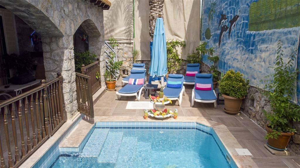 Fethiye Akarca'da Merkezi Konumda, Özel Havuzlu, 8 Kişilik Villa-14749