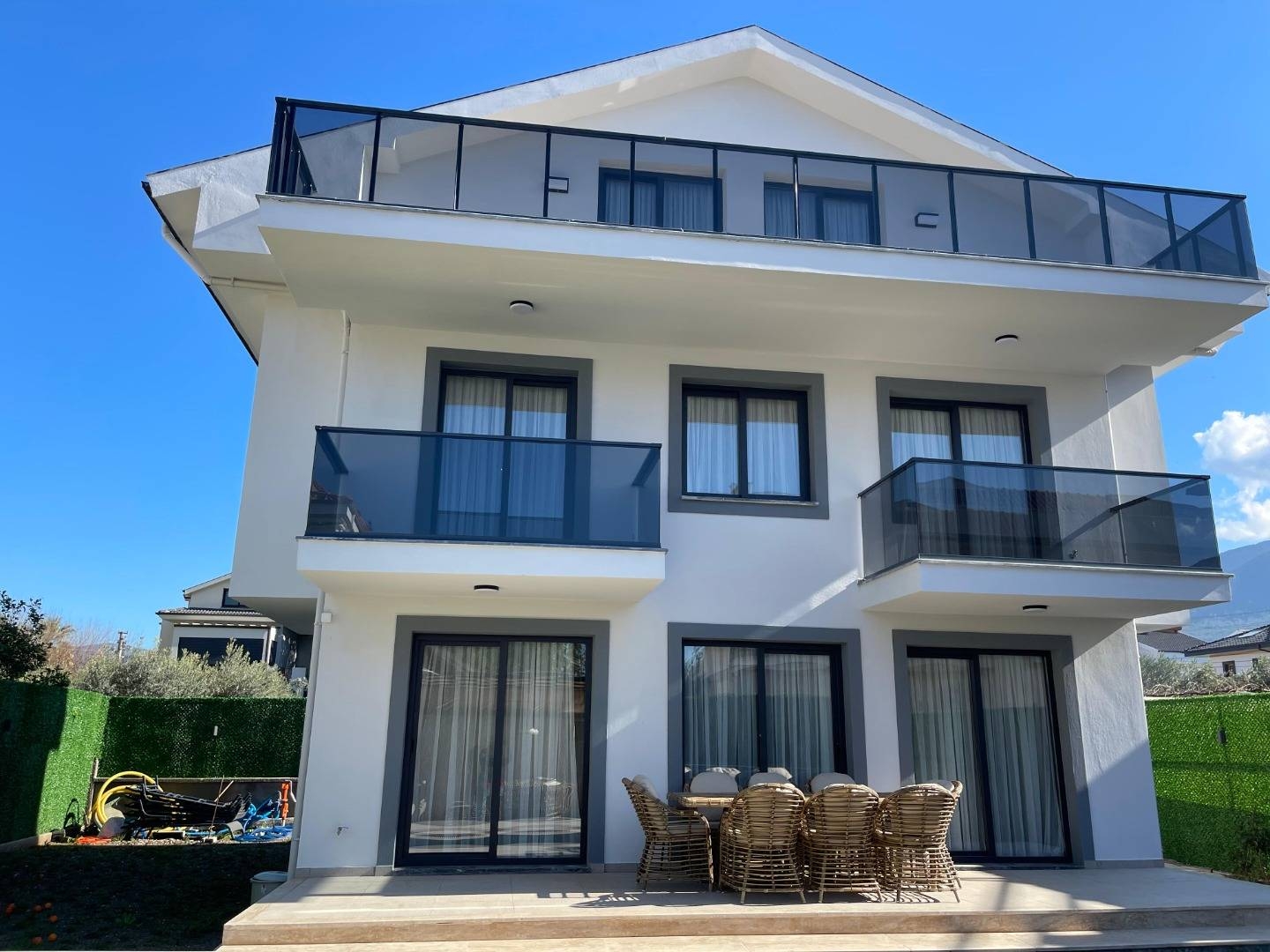 Fethiye Babataşı'nda Denize Yakın Konumda, Özel Havuzlu, Merkezi Villa