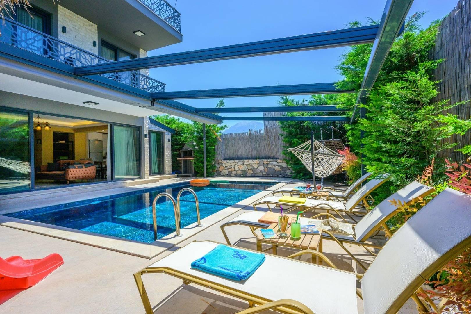 Fethiye Babataşı'nda Şık Tasarıma Sahip, Özel Havuzlu, Lüks Villa-22655