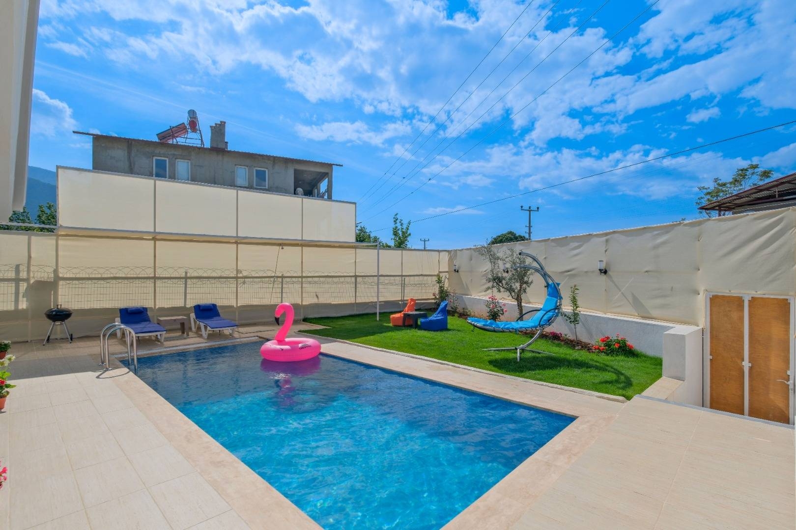 Fethiye Bozyer'de Çekirdek Ailelere Uygun, Özel Havuzlu, Şık Villa