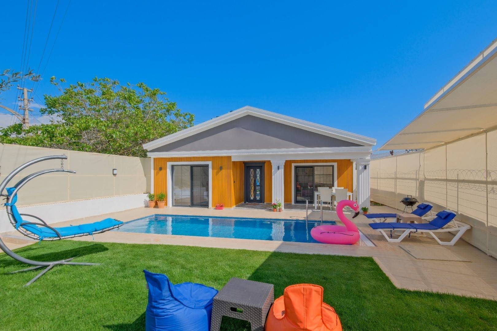 Fethiye Bozyer'de Çekirdek Ailelere Uygun, Özel Havuzlu, Şık Villa