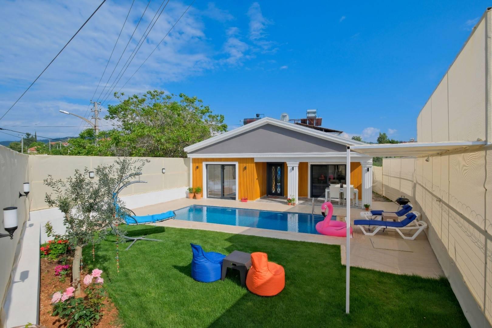 Fethiye Bozyer'de Çekirdek Ailelere Uygun, Özel Havuzlu, Şık Villa-33365