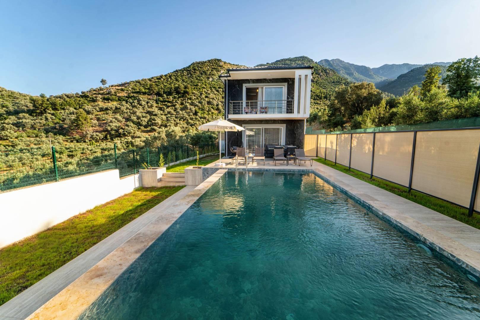 Fethiye Bozyer'de Huzurlu Konumda, Özel Havuzlu, Şık Villa-42596