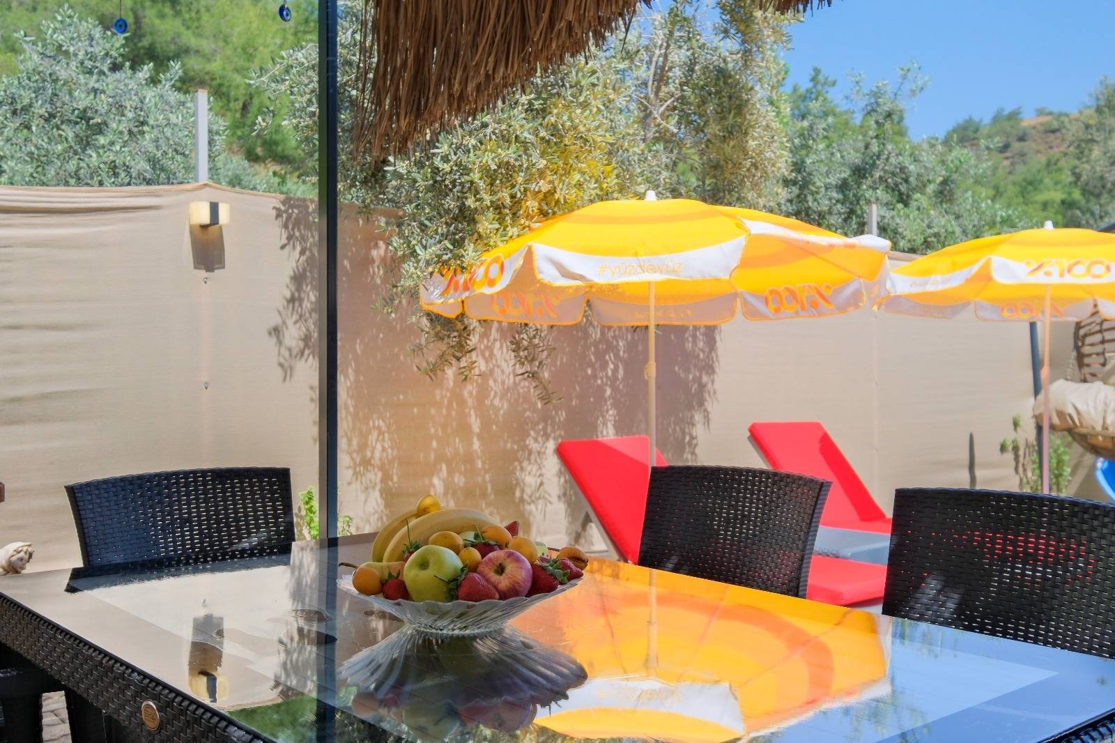 Fethiye Karagedik'te Ahşap Tasarımlı, Özel Havuzlu, 1+1 Villa