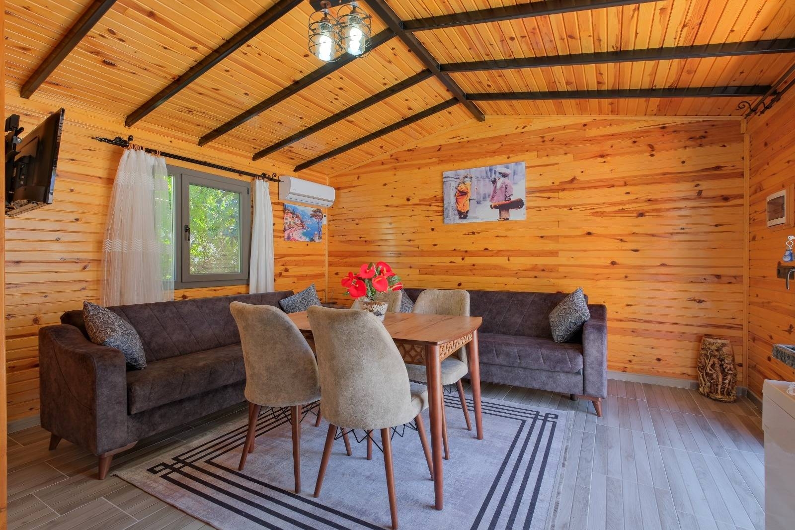 Fethiye Karagedik'te Ahşap Tasarımlı, Özel Havuzlu, 1+1 Villa