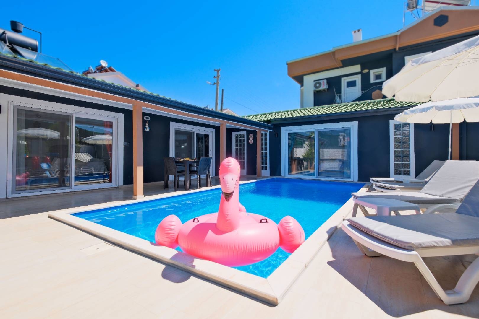 Fethiye Karagedik'te Balayı Çiftlerine Uygun, Özel Havuzlu, Şık Villa