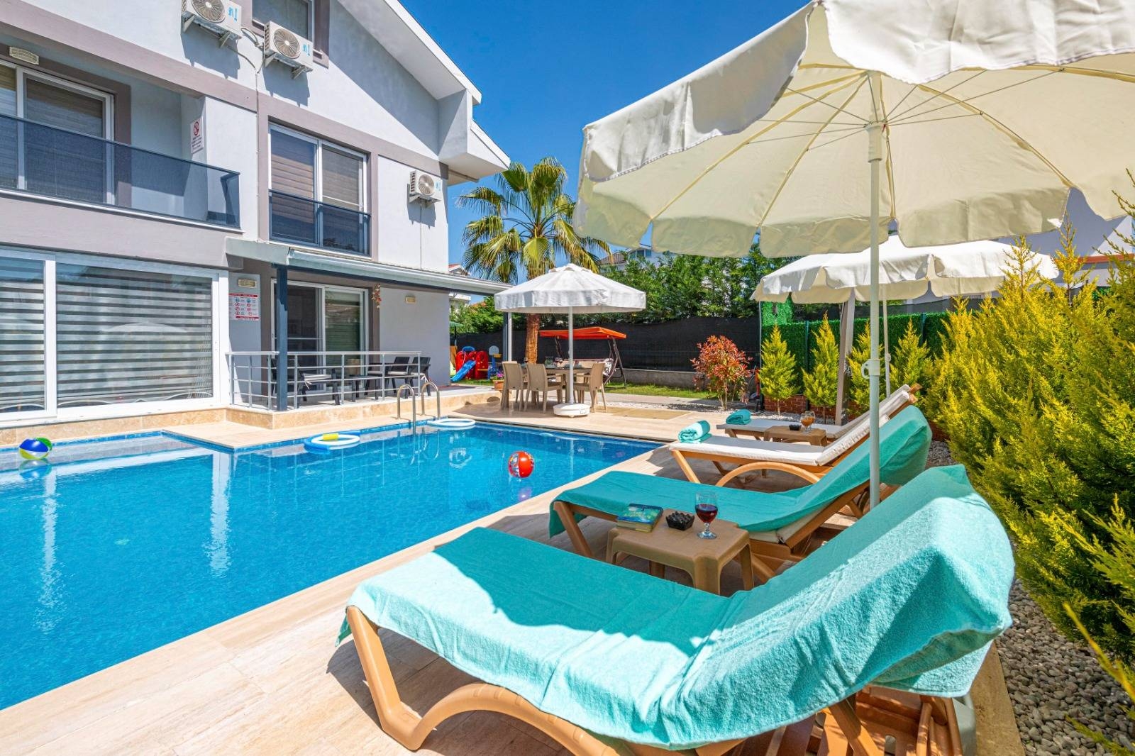 Fethiye Çiftlik'te Denize Yakın Konumda, Özel Havuzlu, 4+1 Villa