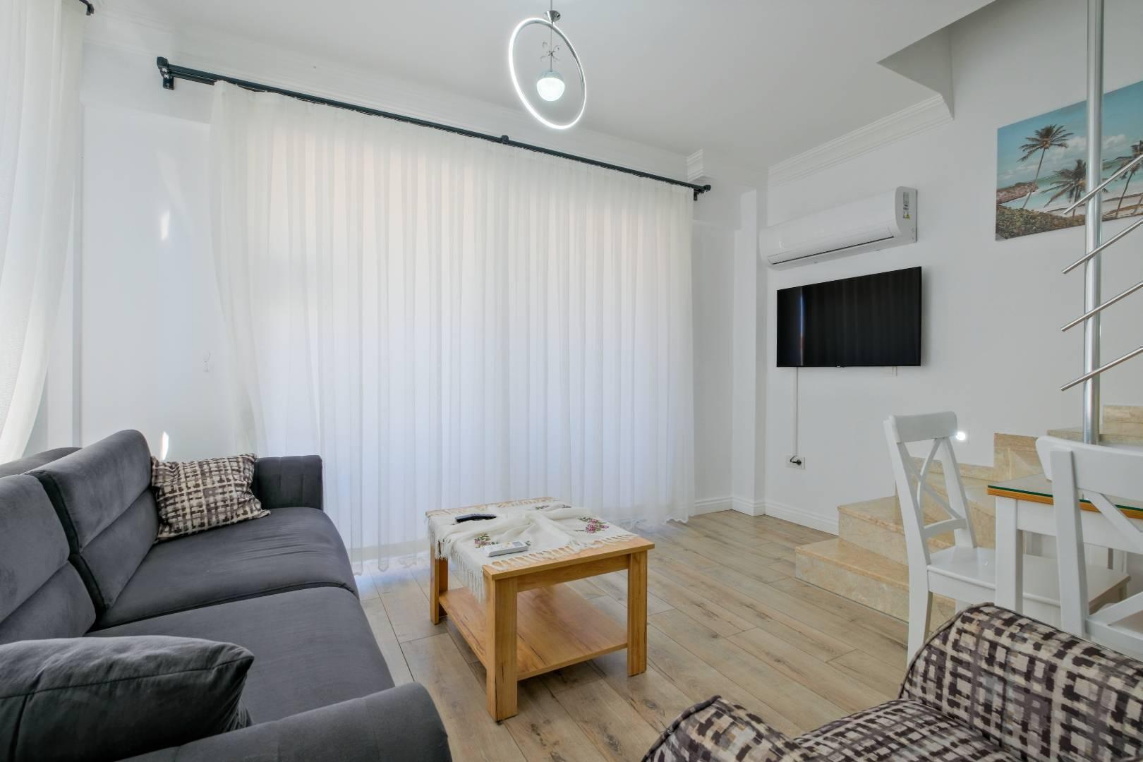 Muğla Fethiye'de Denize Yakın Konumda, Ortak Havuzlu, Konforlu Ev-42423