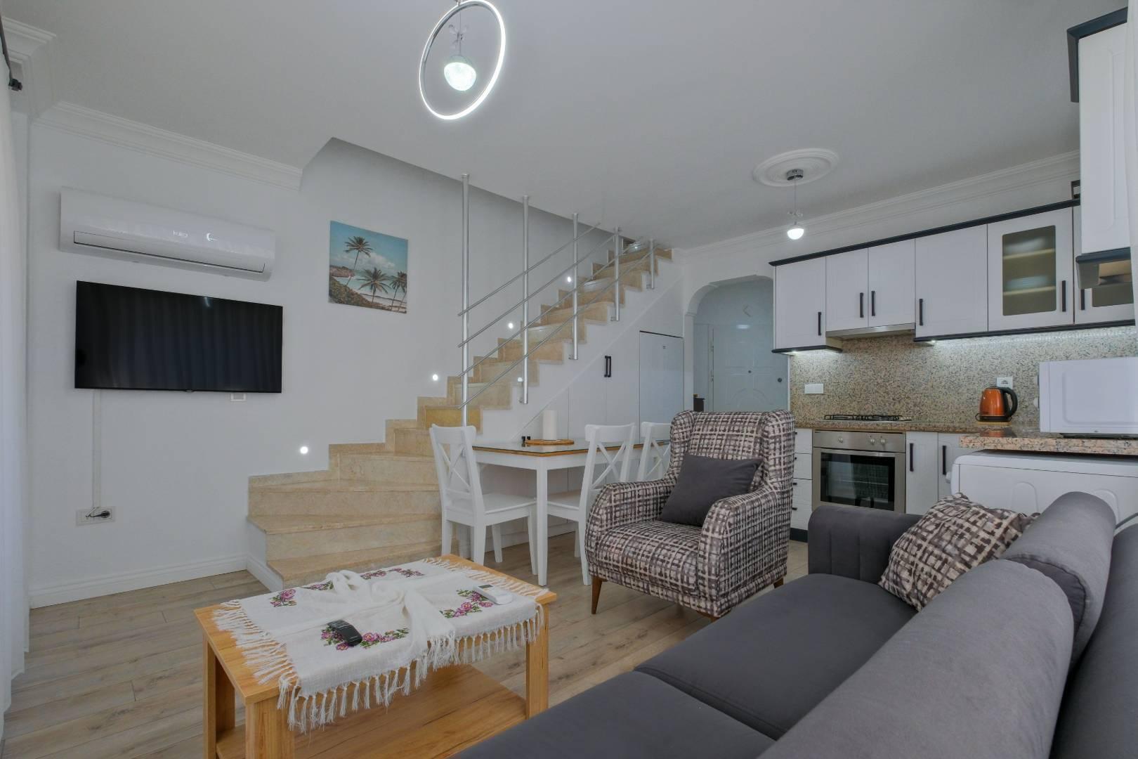 Muğla Fethiye'de Denize Yakın Konumda, Ortak Havuzlu, Konforlu Ev-42423