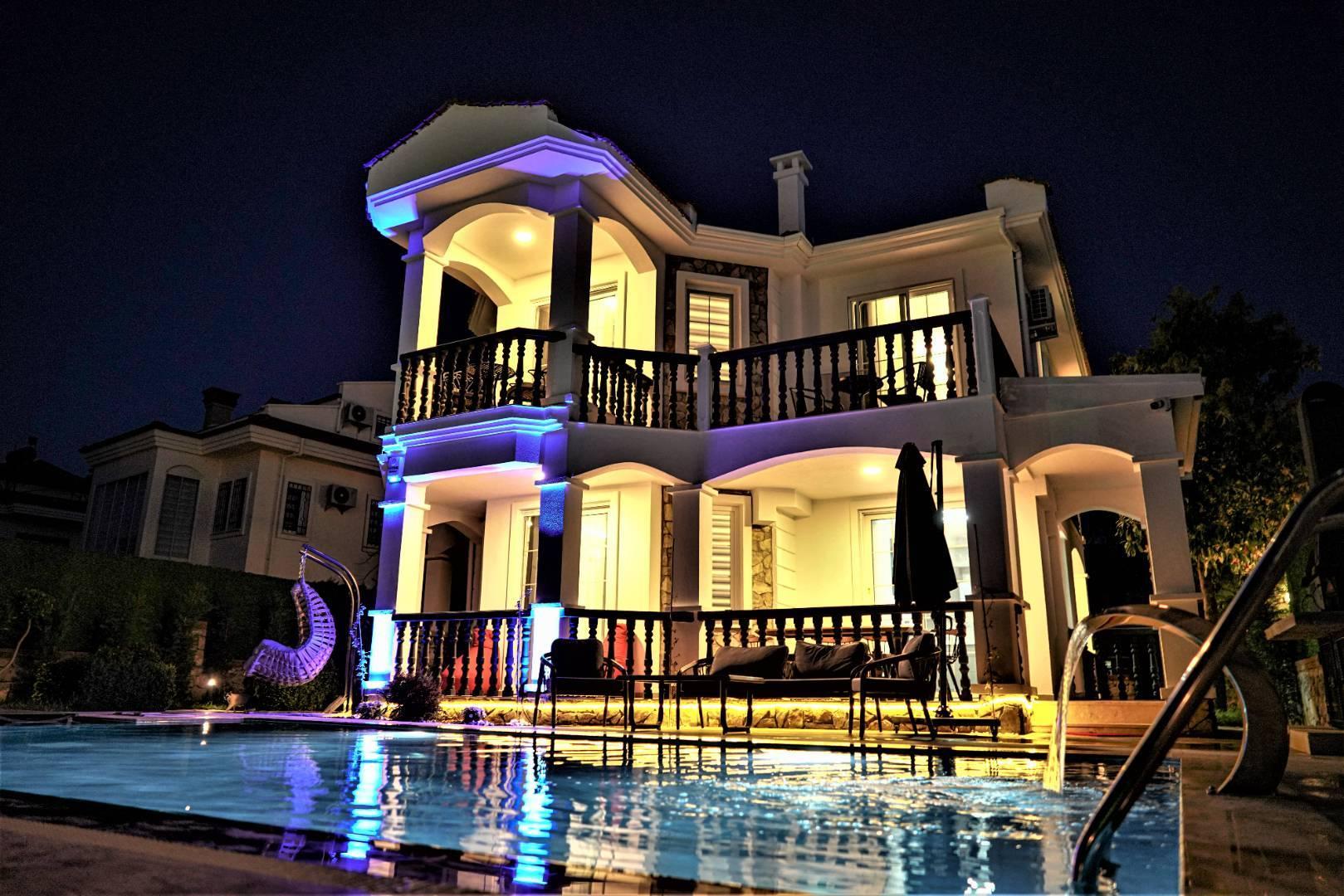Fethiye Foça'da Denize Yakın Mesafede, Özel Havuzlu, Kiralık Villa-35100