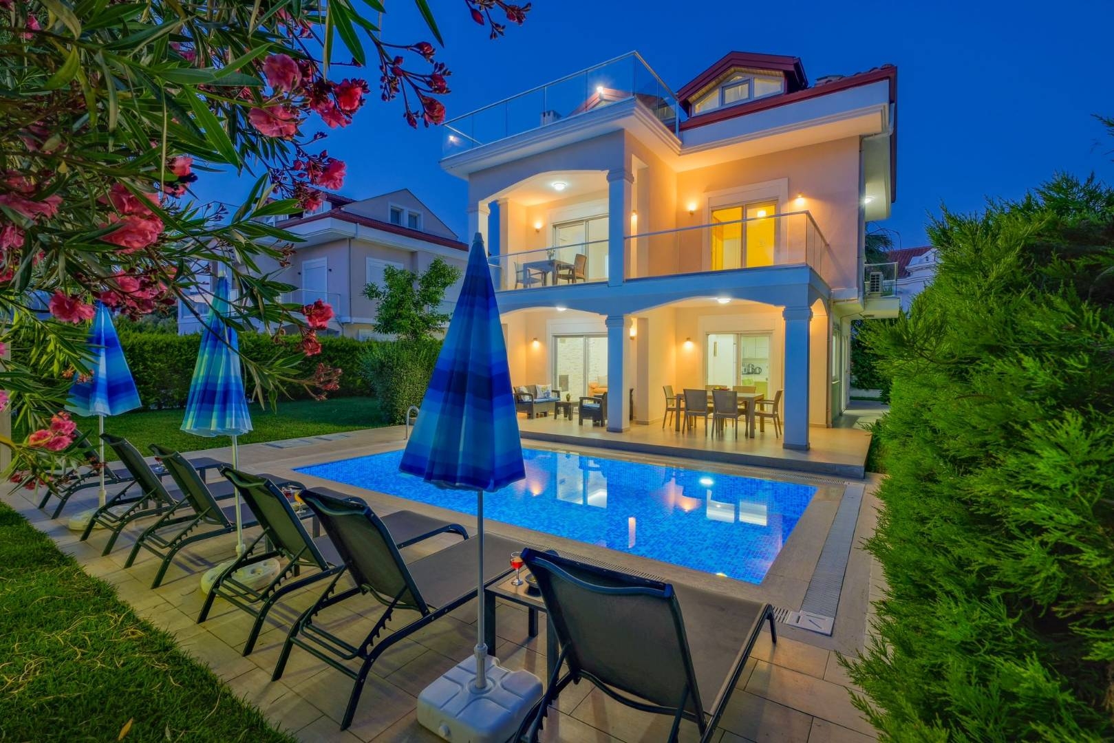 Fethiye Çiftlik'te Plaja Yakın, Özel Havuzlu, Jakuzili, Müstakil Villa