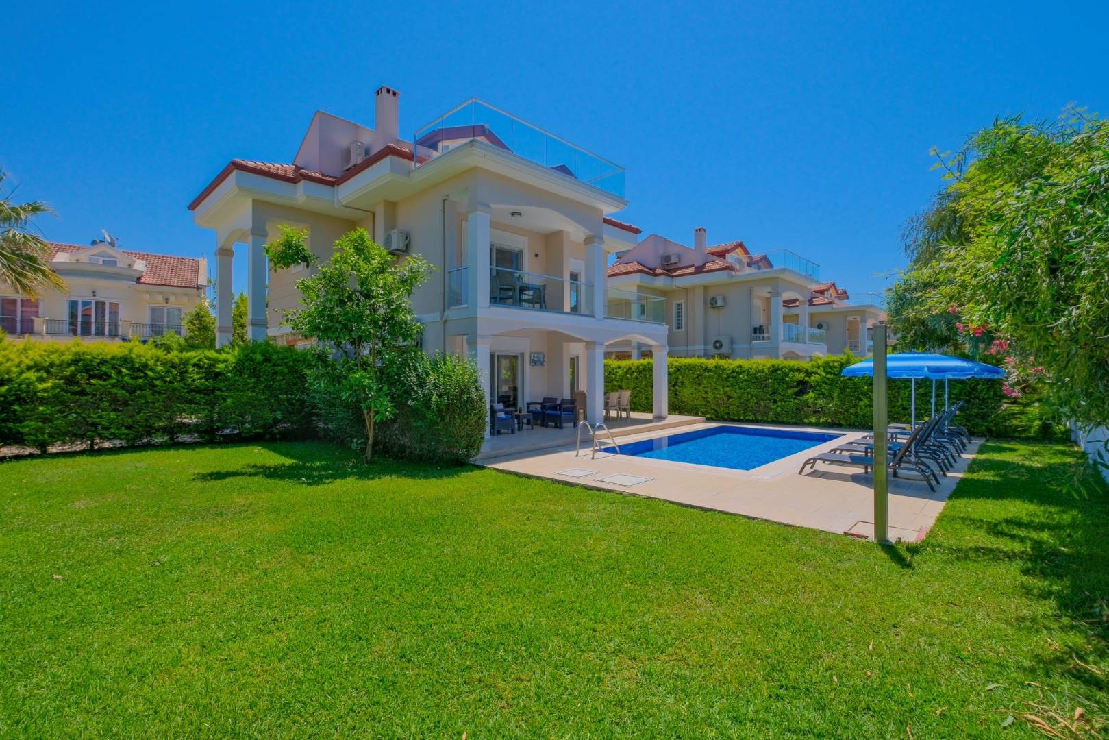 Fethiye Çiftlik'te Plaja Yakın, Özel Havuzlu, Jakuzili, Müstakil Villa