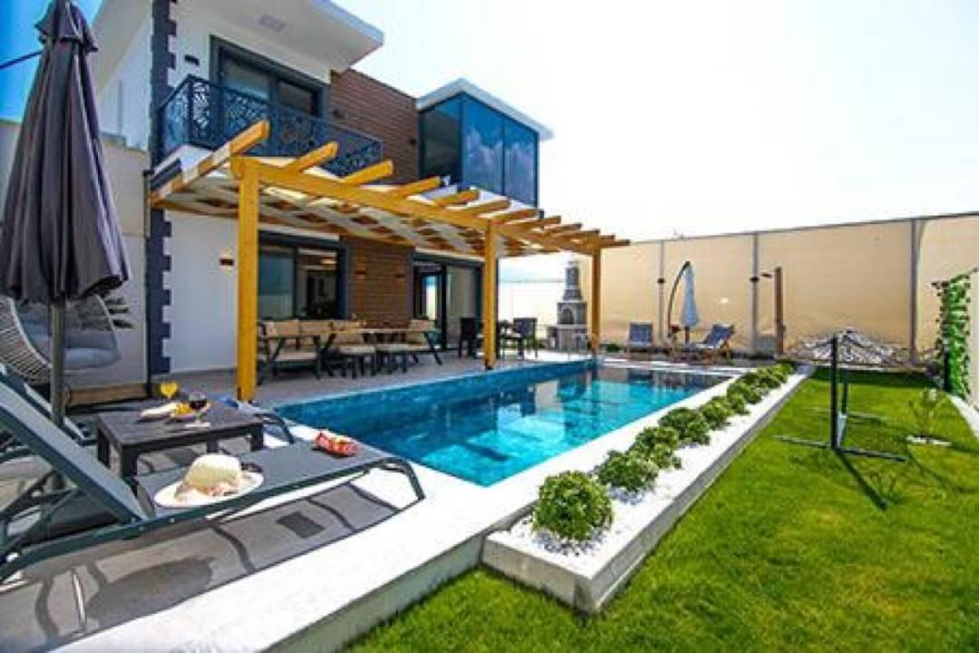 Fethiye Çamköy'de Modern Tasarımlı, Özel Havuzlu, 2+1 Şık Villa-43636
