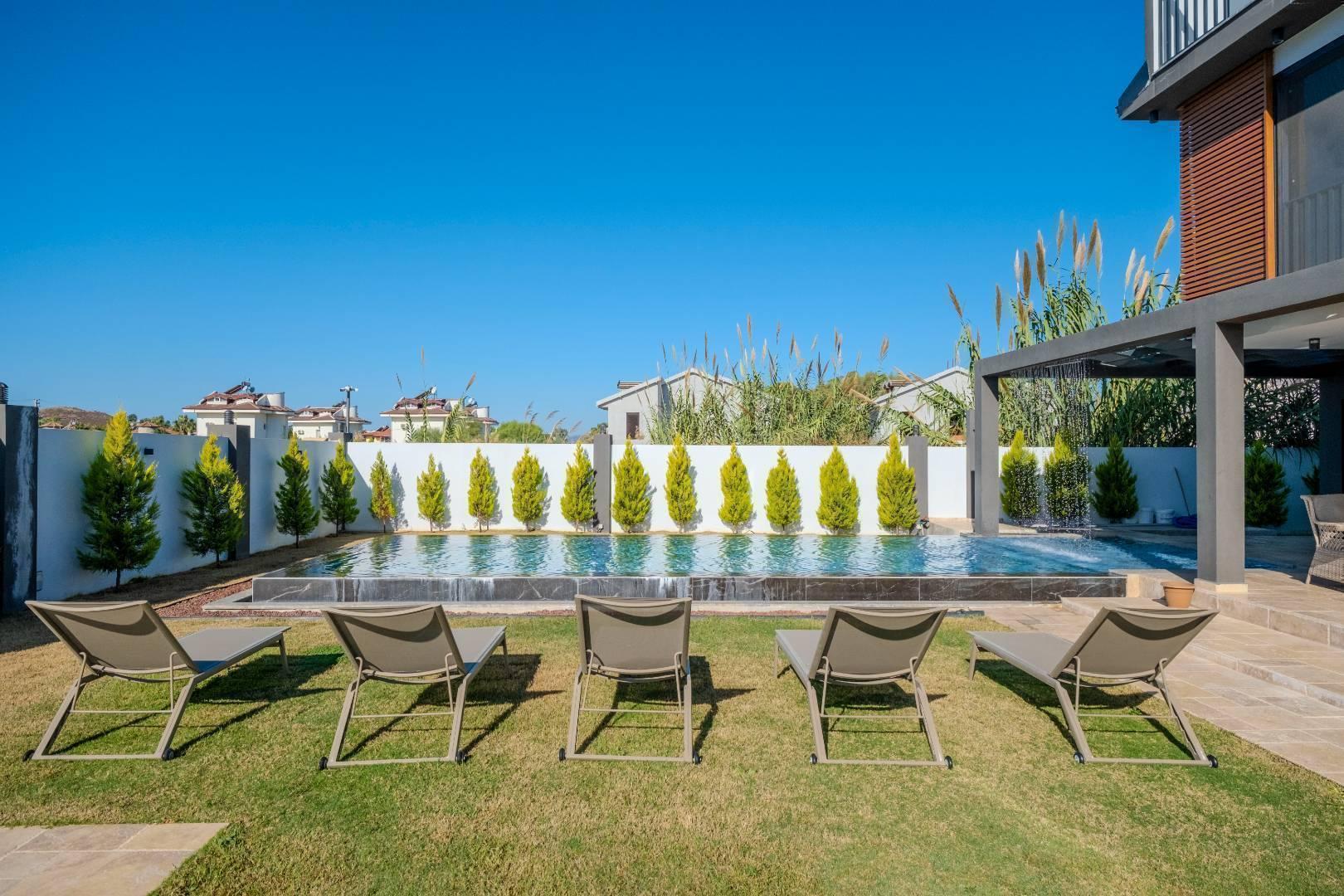 Fethiye Çiftlik'de Nezih Konumda, Kapalı Havuzlu, Lüks Villa-40983