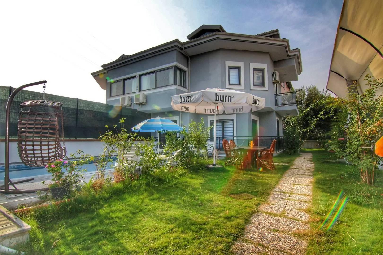 Fethiye Çiftlik'te Elverişli Konumda, Özel Havuzlu, Bahçeli Villa-43664