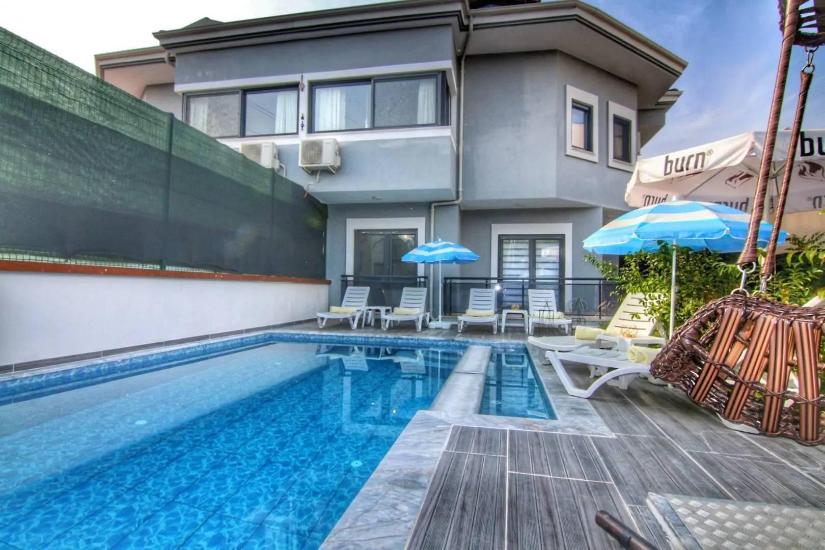 Fethiye Çiftlik'te Elverişli Konumda, Özel Havuzlu, Bahçeli Villa-43664