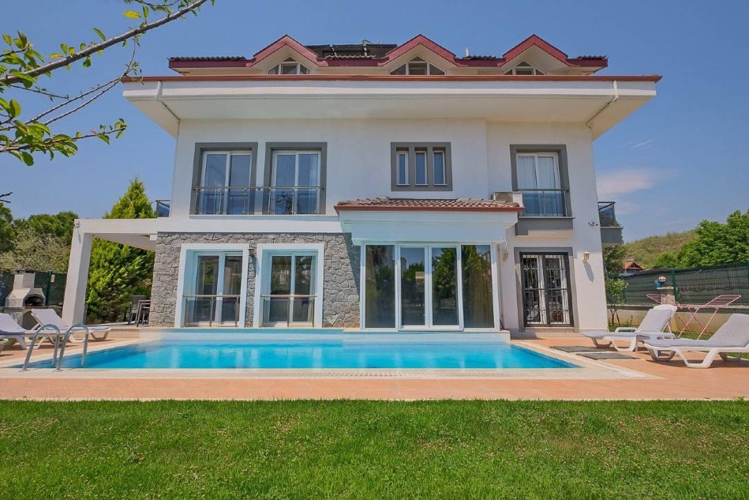 Fethiye Çiftlik'te Geniş Ailelere Uygun, Özel Havuzlu, Konforlu Villa