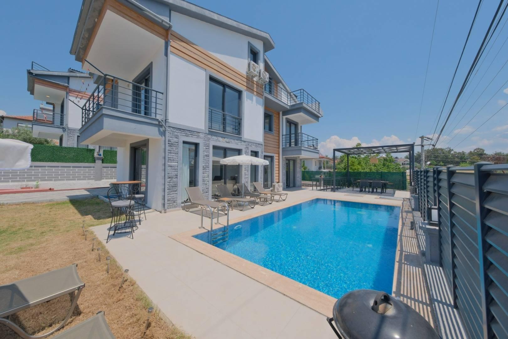 Fethiye Çiftlik'te Geniş Alanlara Sahip, Özel Havuzlu, Kiralık Villa-41563
