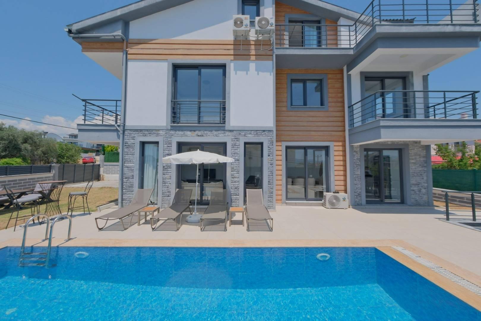 Fethiye Çiftlik'te Geniş Alanlara Sahip, Özel Havuzlu, Kiralık Villa-41563
