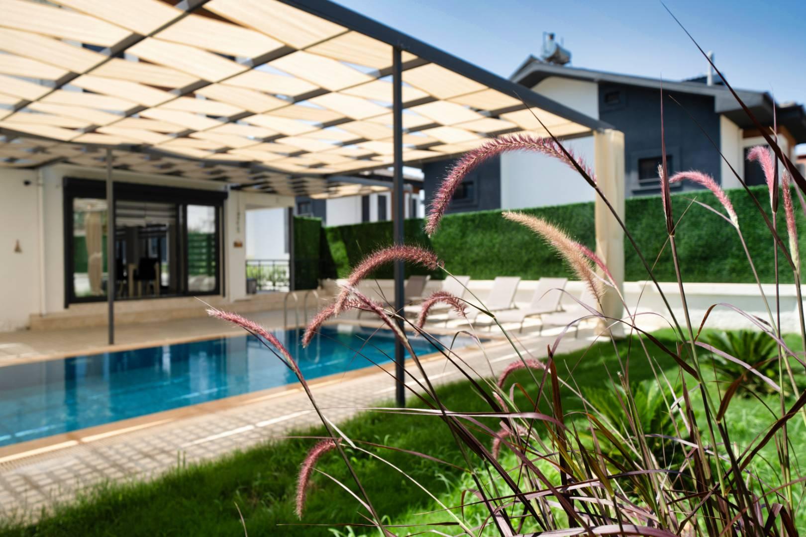 Fethiye Çiftlik'te Modern Tasarımlı, Özel Havuzlu, Şık Villa-42071