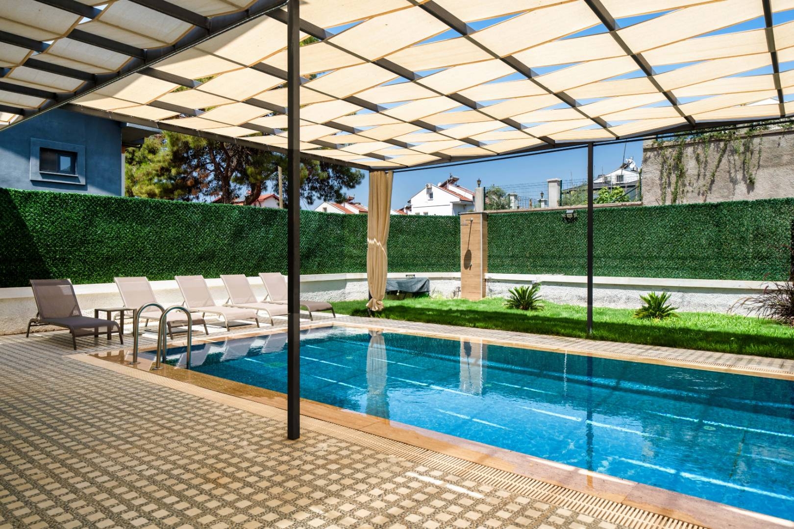 Fethiye Çiftlik'te Modern Tasarımlı, Özel Havuzlu, Şık Villa