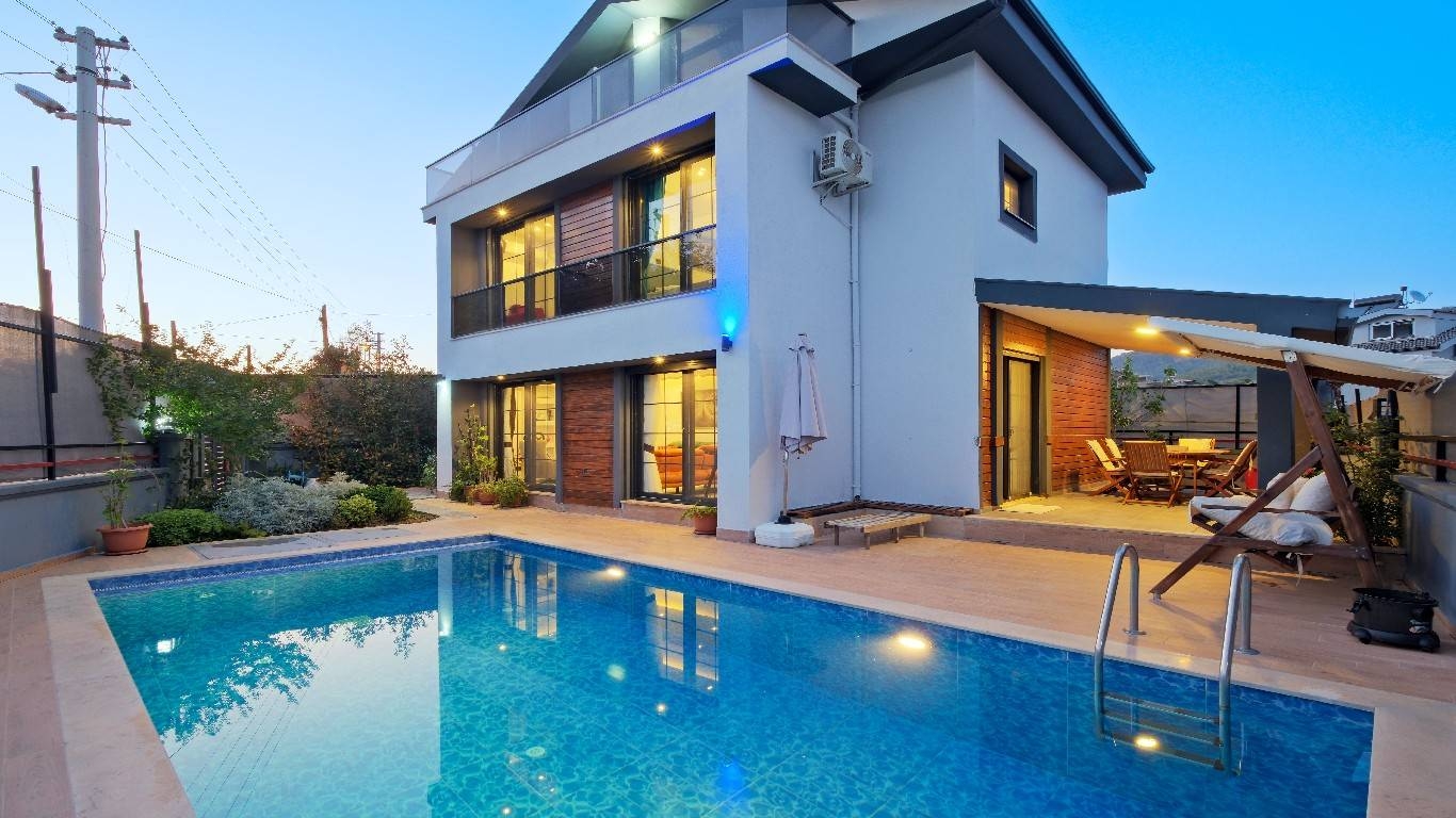Fethiye Çiftlik'te Şık Tasarıma Sahip, Özel Havuzlu, 3+1 Villa