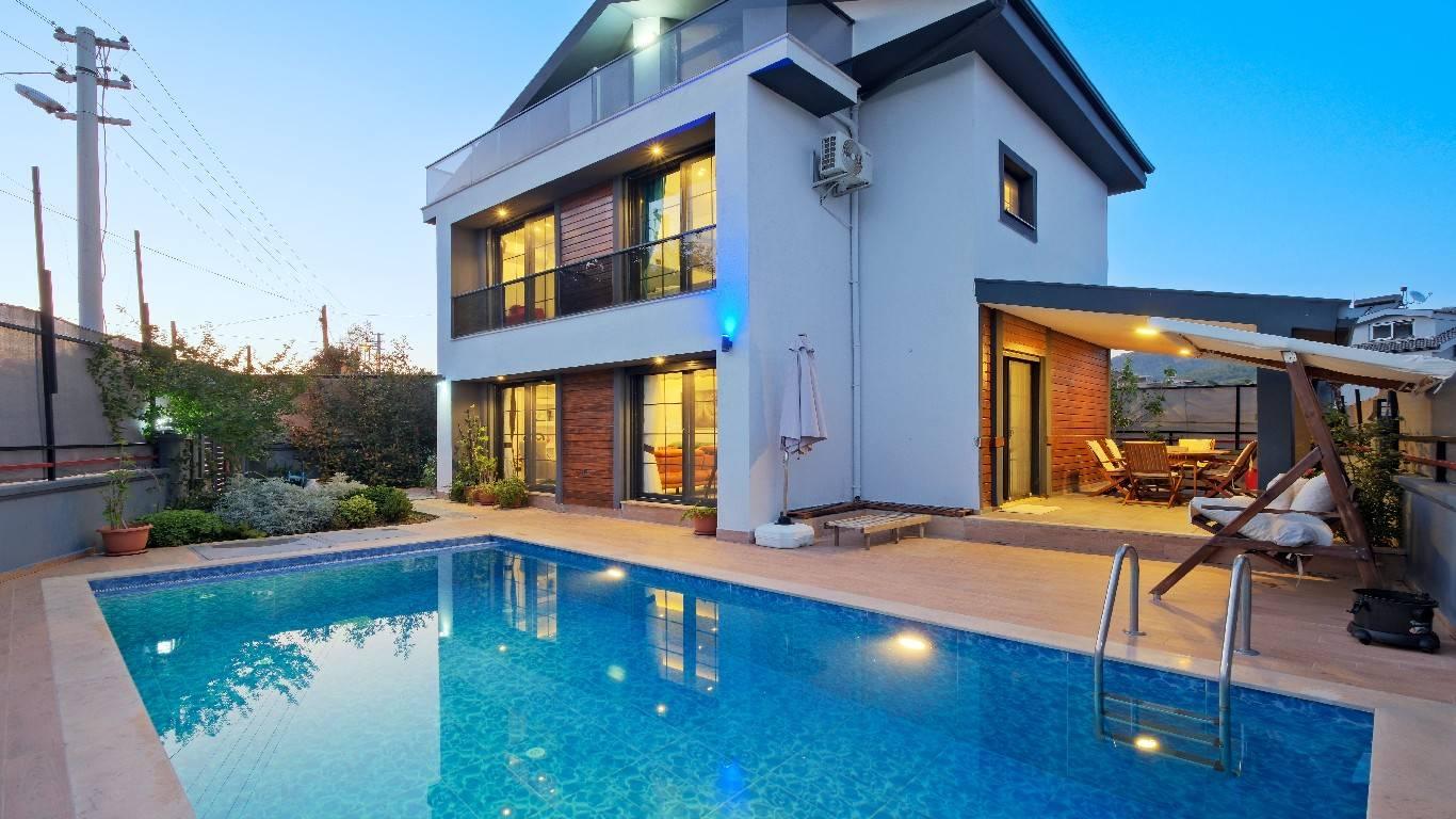 Fethiye Çiftlik'te Şık Tasarıma Sahip, Özel Havuzlu, 3+1 Villa-24727