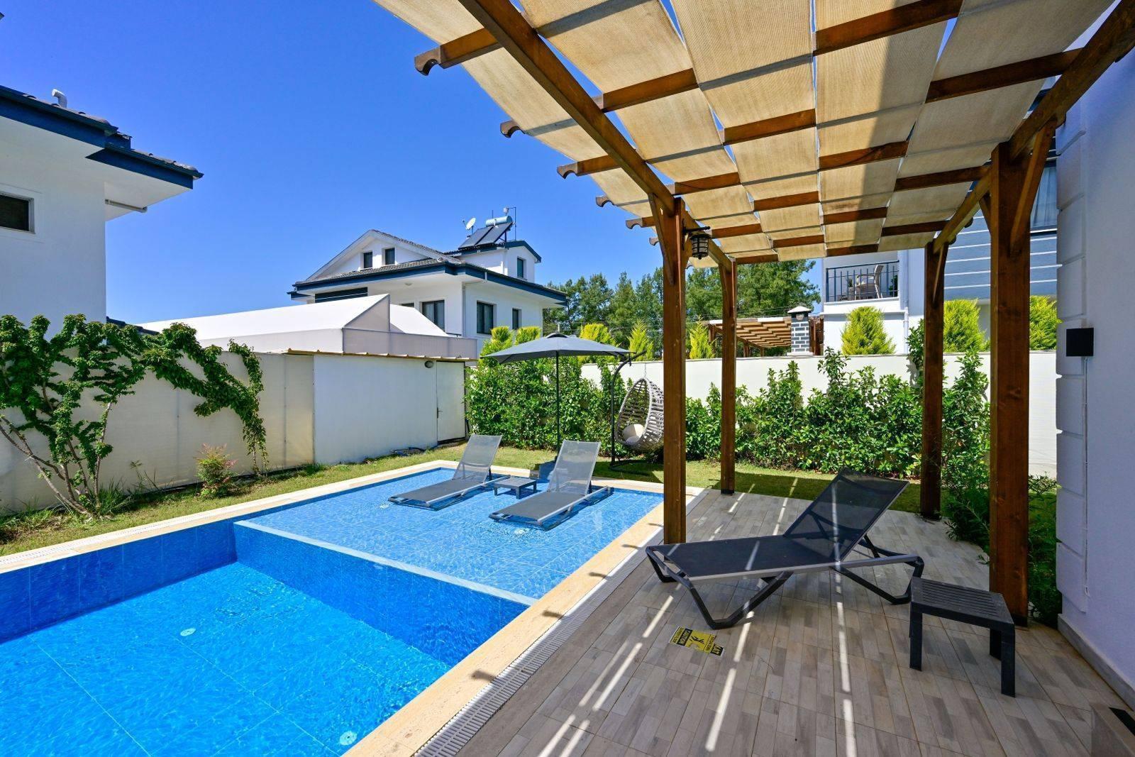 Fethiye Çiftlik'te Yemyeşil Bahçeli, Özel Havuzlu, Lüks Villa-31013