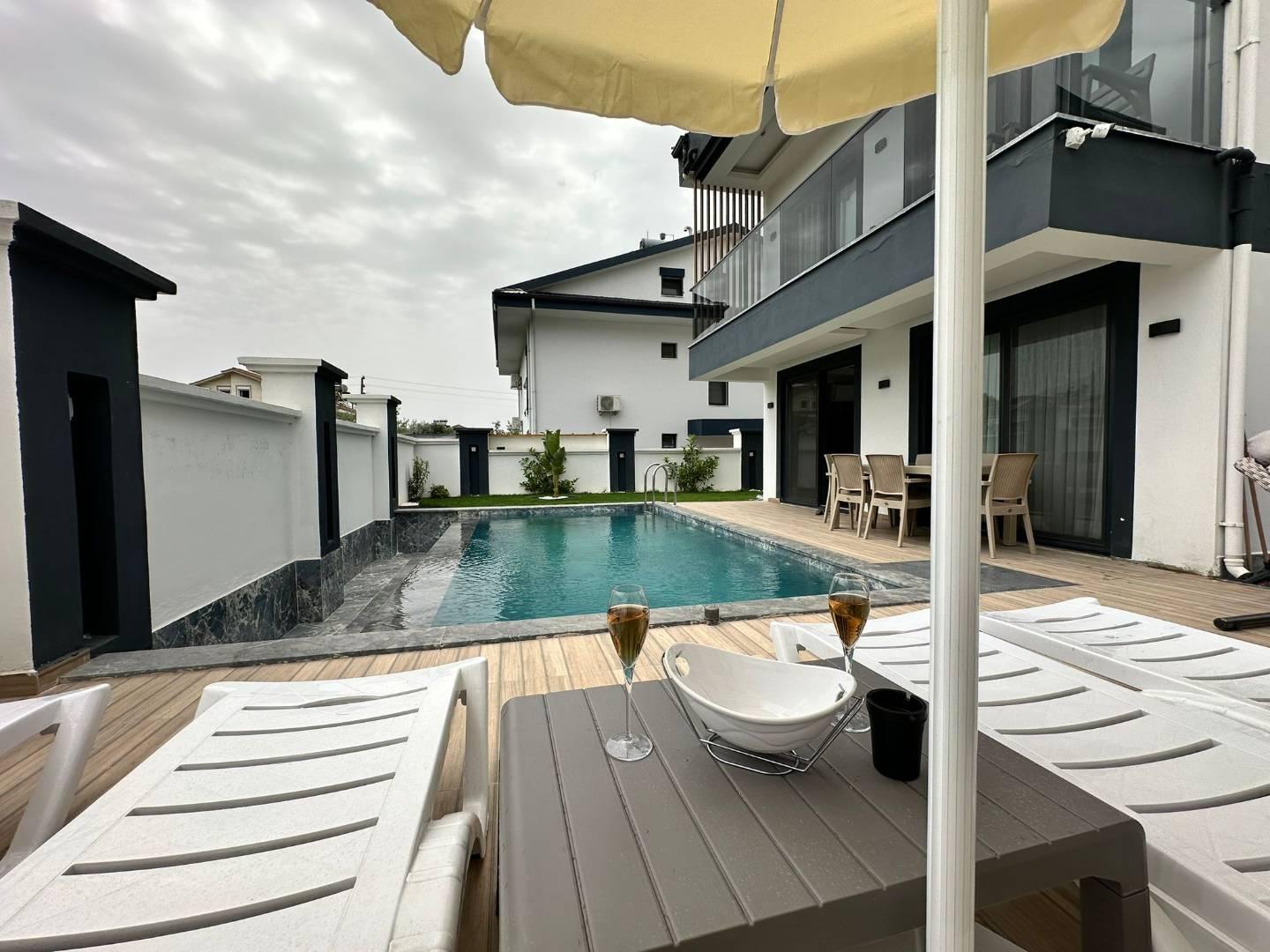 Fethiye Karagedik'te Sakin Konumda, Özel Havuzlu, 5+1 Villa-43647