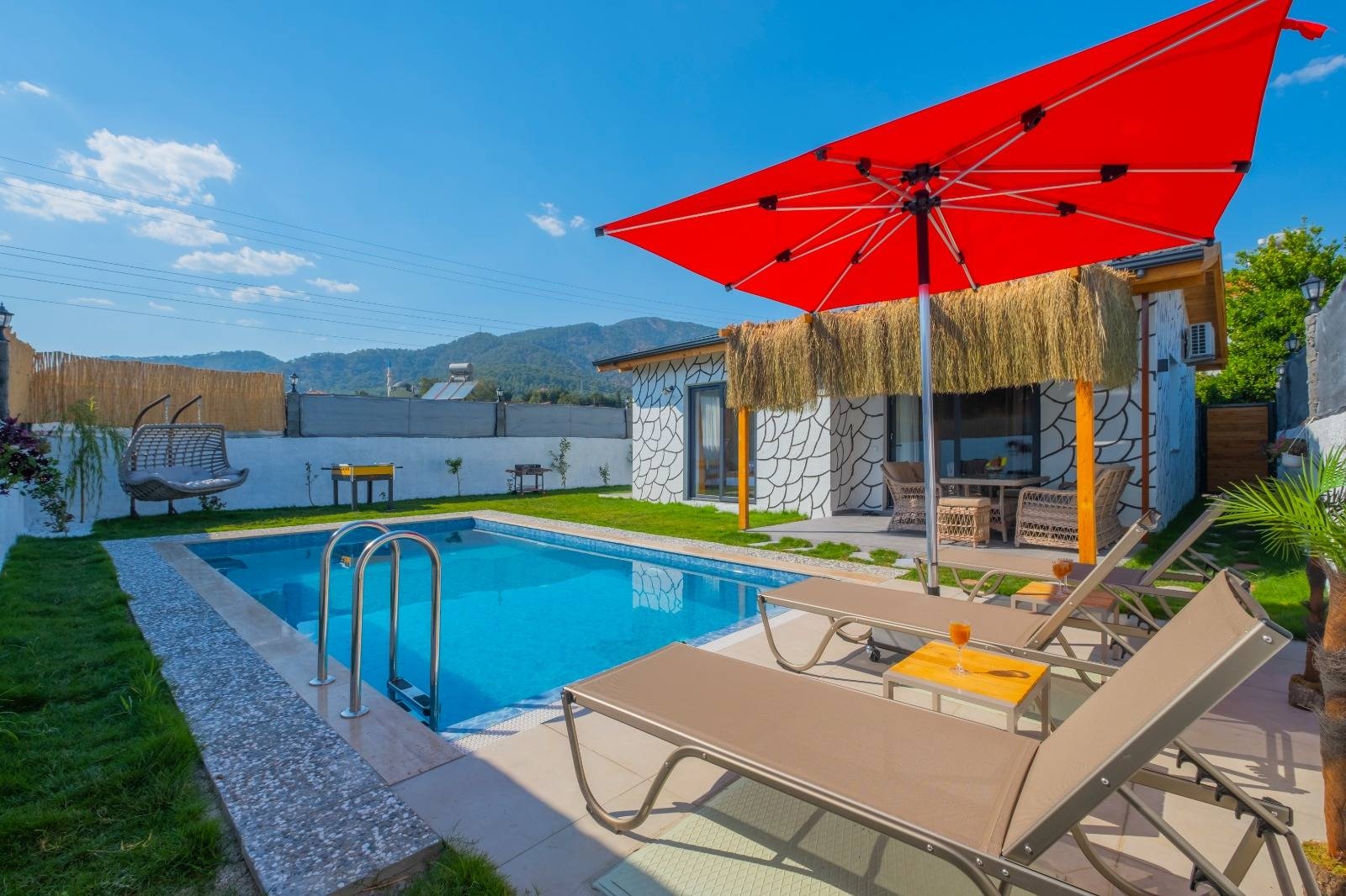 Fethiye Eldirek'te Doğa İçerisinde, Özel Havuzlu, Modern Villa