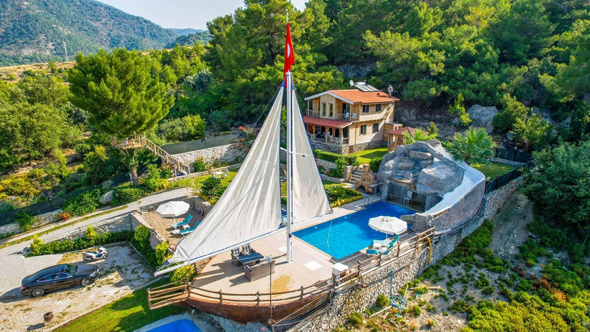 Fethiye Eldirek'te Geniş Bahçeli, Özel Havuzlu, Lüks Villa-41518