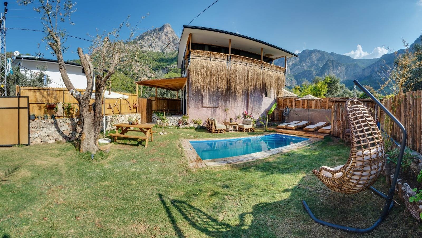 Fethiye Faralya'da Balayı Çiftlerine Uygun, Özel Havuzlu, Şık Villa