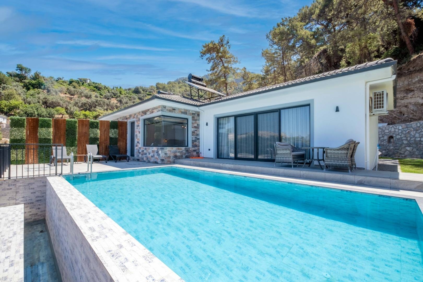 Fethiye Faralya'da Nezih Konumda, Özel Havuzlu, 6 Kişilik Villa