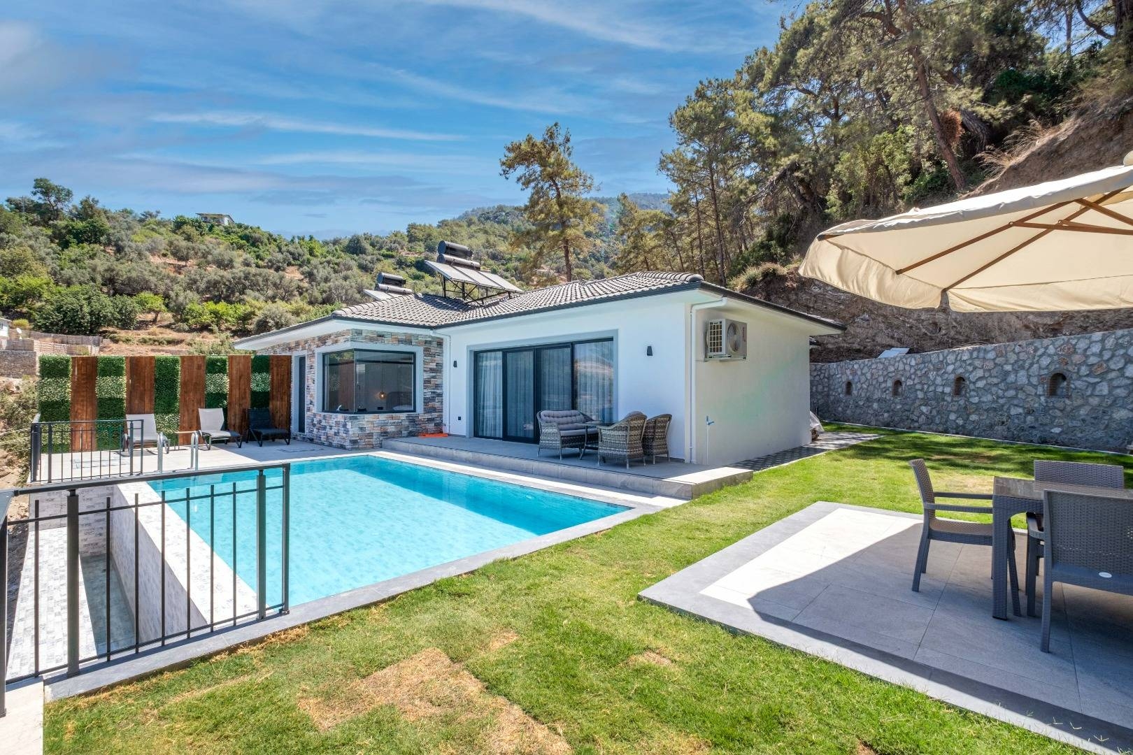 Fethiye Faralya'da Nezih Konumda, Özel Havuzlu, 6 Kişilik Villa